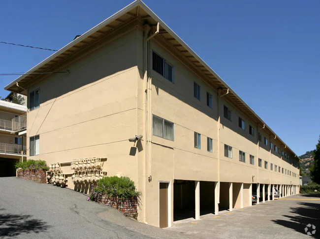 D Street Apartments photo 3
