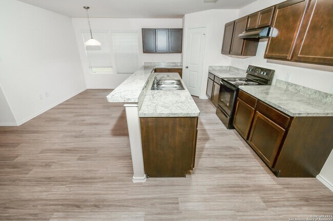 10383 Clearwater Wy San Antonio, TX 78223 photo 5