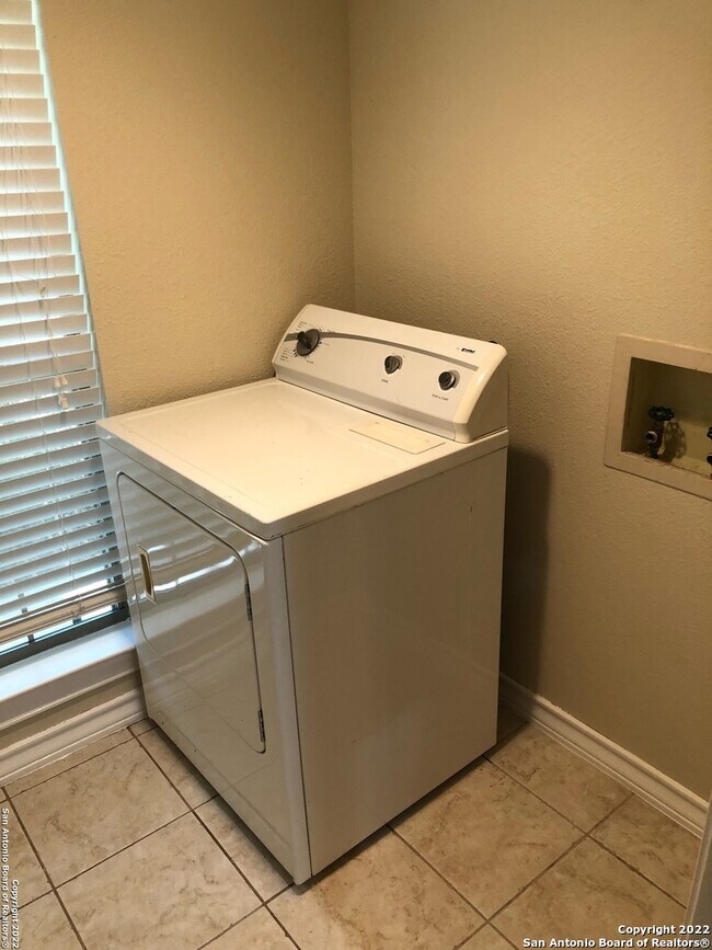11303 Vance Jackson Rd San Antonio, TX 78230 photo 5