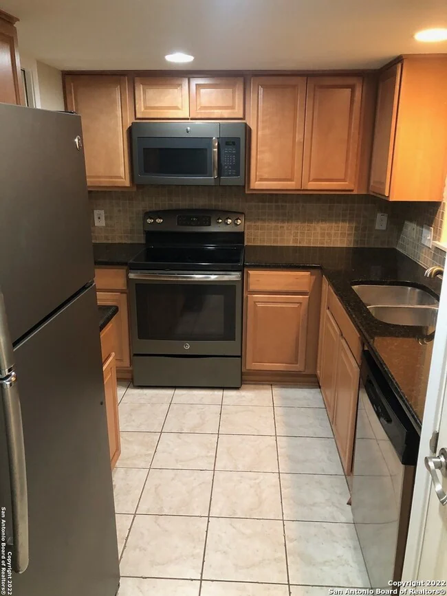 11303 Vance Jackson Rd San Antonio, TX 78230 photo 4