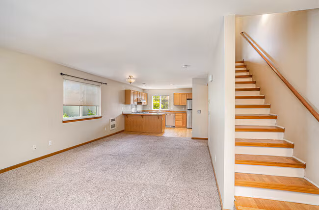 10710 Whitman Ave N photo 4