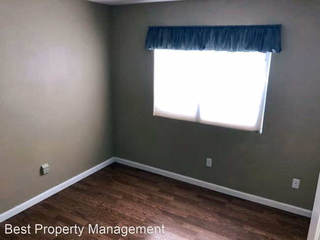 955 Coventry Cir photo 4