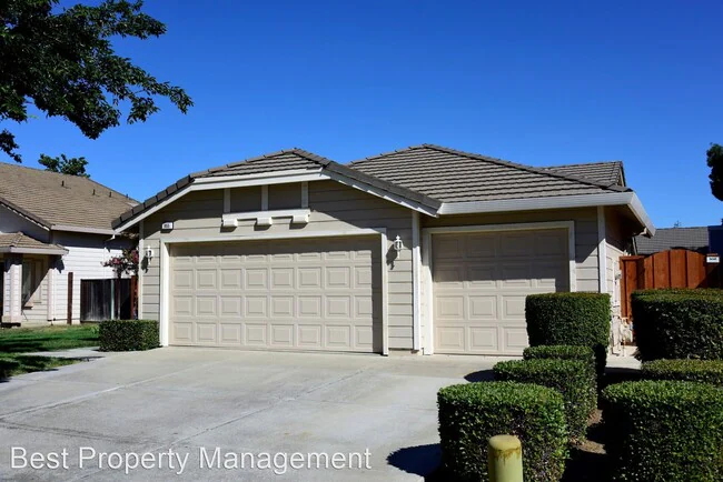 955 Coventry Cir photo 2