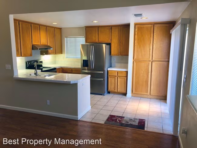 955 Coventry Cir photo 3