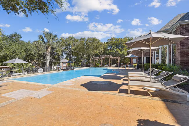 Whispering Creek Villas Apartment Homes photo 4