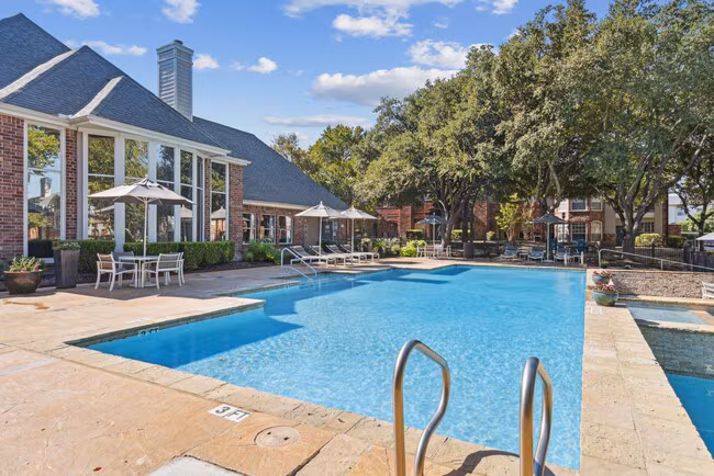 Whispering Creek Villas Apartment Homes photo 5
