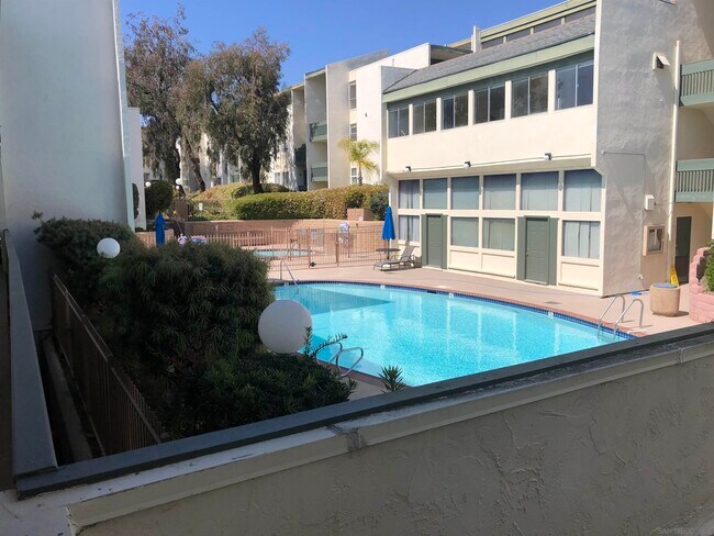 4060 Huerfano Ave San Diego, CA 92117 photo 4