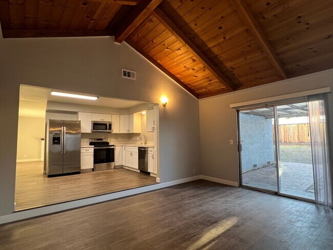 1410 Donohue Drive, San Jose, CA 95131 photo 5