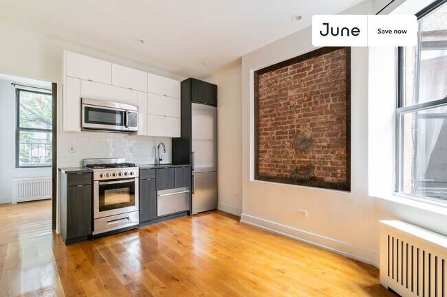 95 E 7 St New York, NY 10009 photo 2