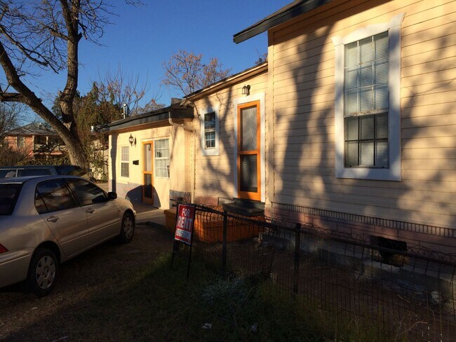 203 Gorman San Antonio, TX 78202 photo 3