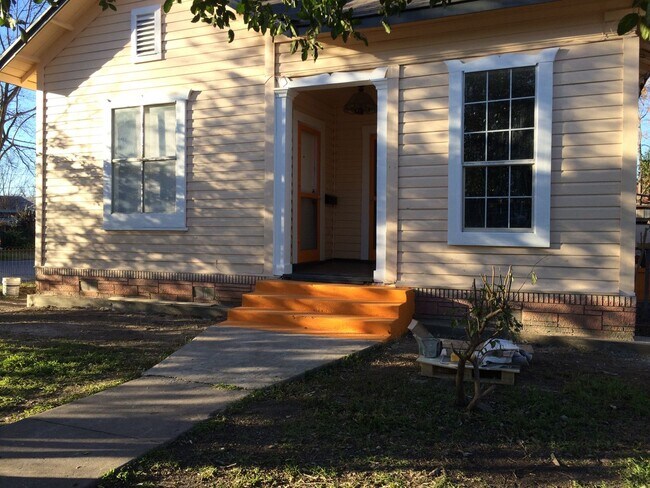 203 Gorman San Antonio, TX 78202 photo 2