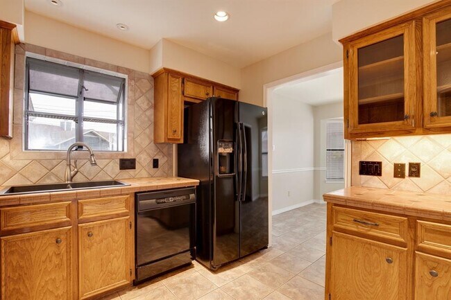 2313 Oxford Blvd Round Rock, TX 78664 photo 5