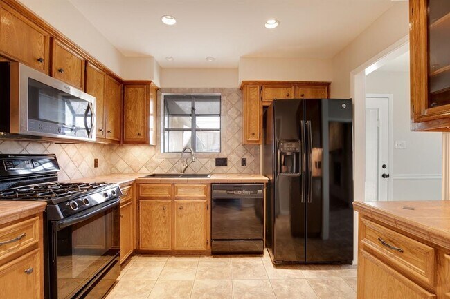 2313 Oxford Blvd Round Rock, TX 78664 photo 4