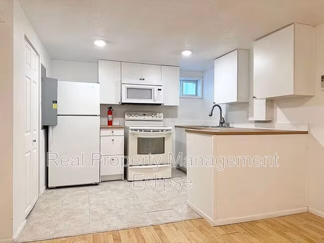 295 NW Cherry Pl Issaquah, WA 98027 photo 2