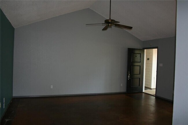 103 Cloudview Drive, Austin, TX 78745 photo 2