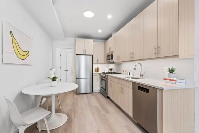 1 Lenox Rd Brooklyn, NY 11226 photo 4