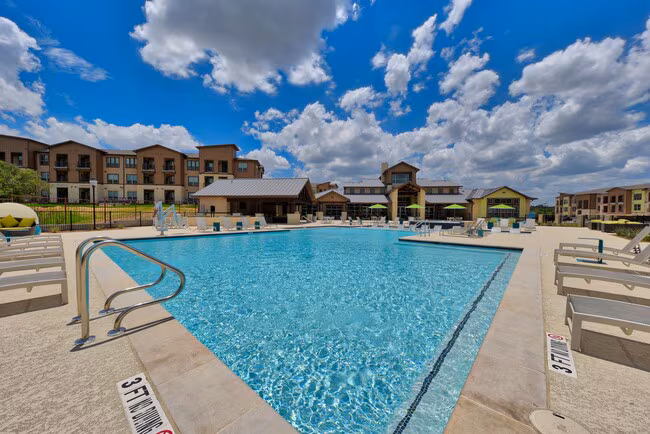 Estraya Westover Hills Apartments photo 3