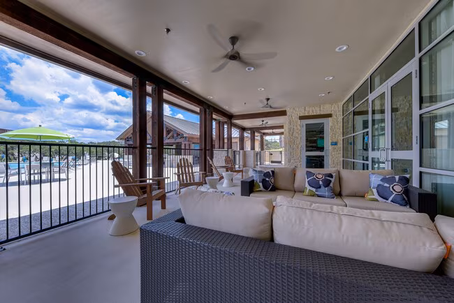 Estraya Westover Hills Apartments photo 5