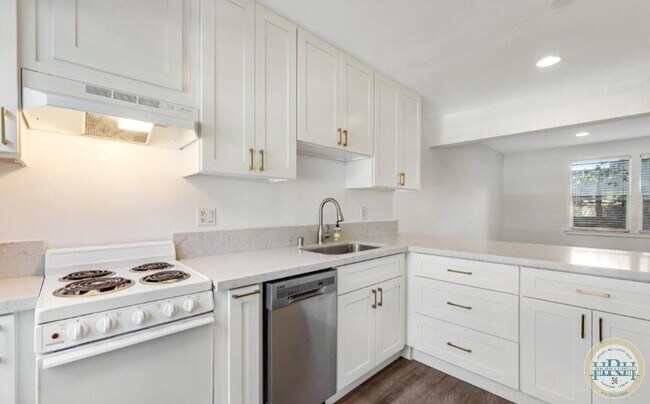 Charming  Fully Updated 2 BR | 1 BA Condo in Novato photo 4