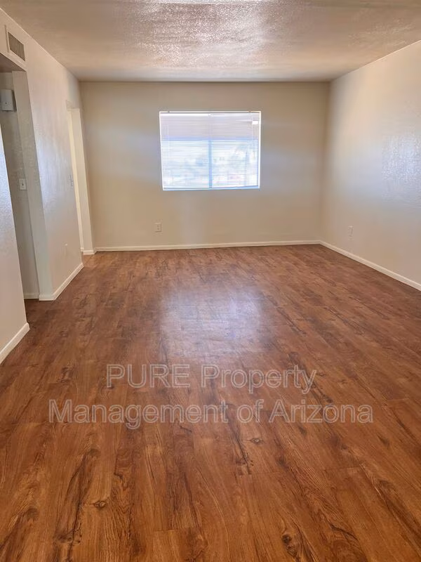 231 E 2nd Ave Mesa, AZ 85210 photo 3