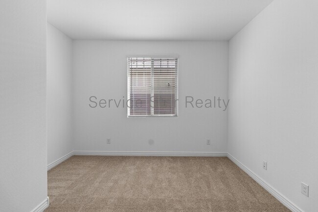 10165 W Vale Dr Avondale, AZ 85392 photo 5