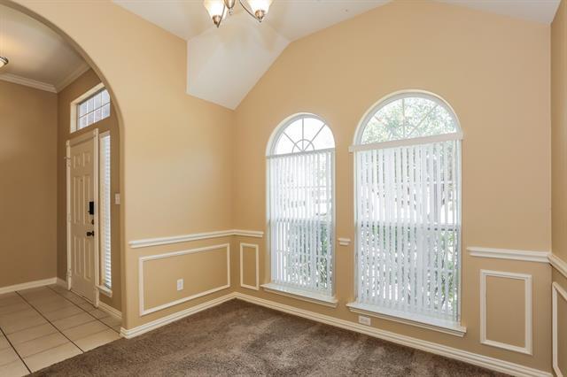 1424 Sierra Blanca Dr Burleson, TX 76028 photo 4