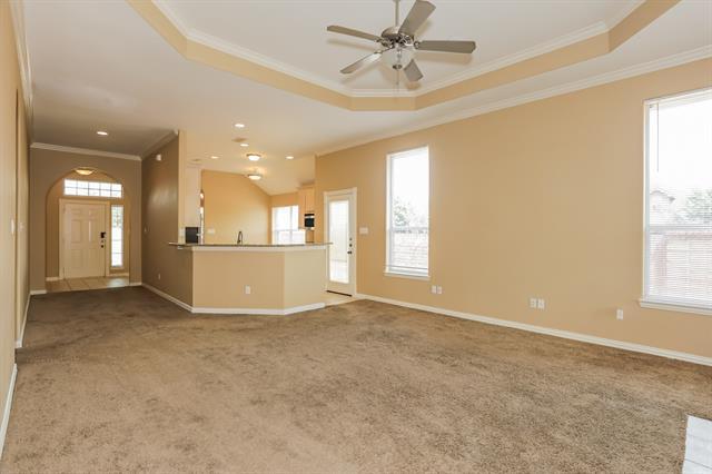 1424 Sierra Blanca Dr Burleson, TX 76028 photo 2
