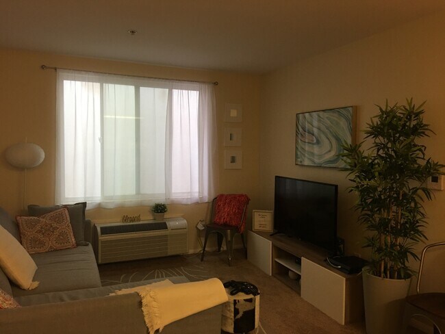 1435 India St San Diego, CA 92101 photo 4