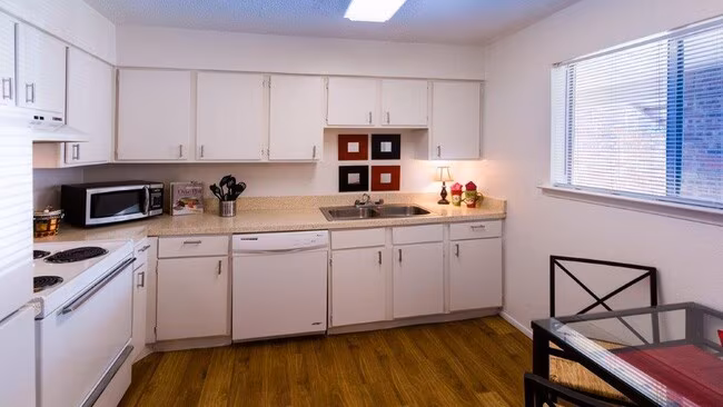 Chase Crossing Apartments photo 3