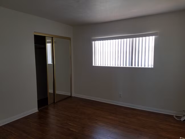 420 S Evans St San Diego, CA 92113 photo 4