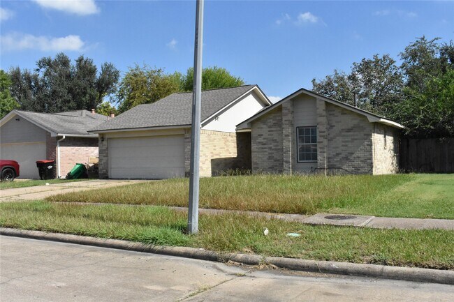 7215 Caracas Drive, Houston, TX 77083 photo 3