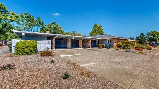 205 White Oak Dr Santa Rosa, CA 95409 photo 4