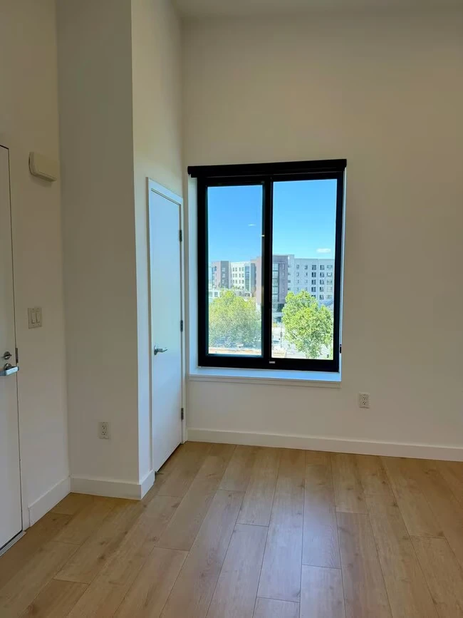 88 Bush St San Jose, CA 95126 photo 2