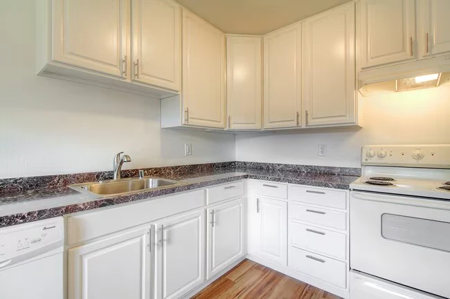 6233 Montecito Blvd Santa Rosa, CA 95409 photo 3
