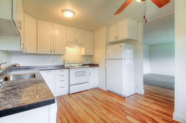 6233 Montecito Blvd Santa Rosa, CA 95409 photo 2