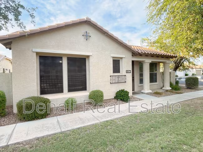 4643 E Maplewood St Gilbert, AZ 85297 photo 2