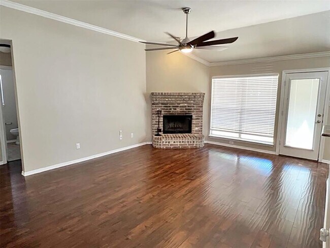 5304 Whiting Way, Denton, TX 76208 photo 2