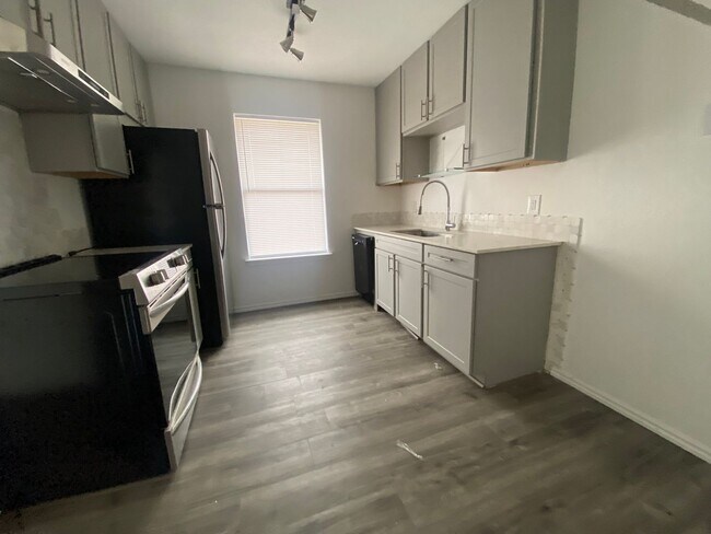5902 Greengate Dr Killeen, TX 76543 photo 3
