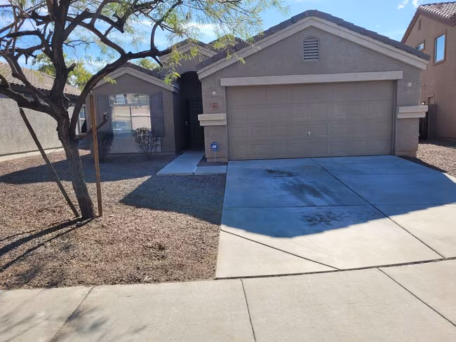 10933 W Minnezona Ave Phoenix, AZ 85037