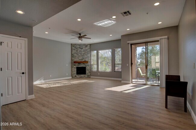 16420 N Thompson Peak Pkwy Scottsdale, AZ 85260