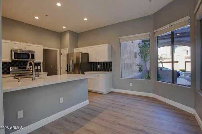16420 N Thompson Peak Pkwy Scottsdale, AZ 85260 photo 4