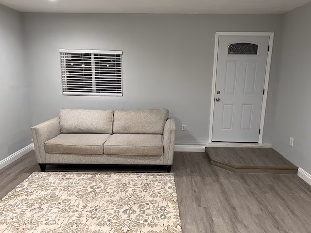 1579 Max Ave photo 2