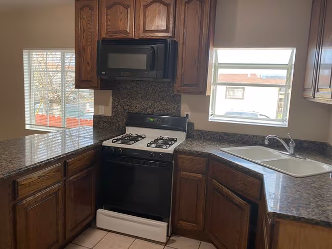 1182 58th Ave, photo 3