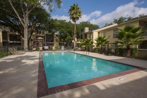 La Esencia Apartments photo 3
