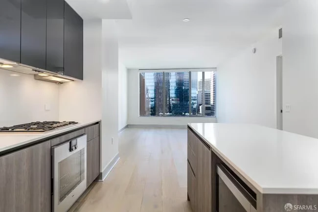 Where Skyline Meets Sky Deck At Residence 26G At Lumina photo 5