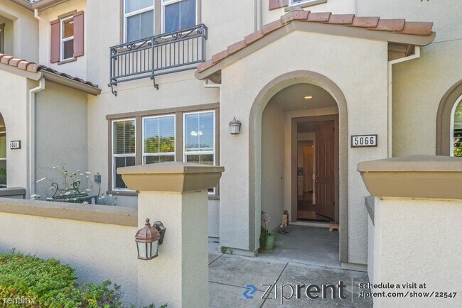 5066 Fioli Loop, San Ramon, CA 94582 photo 2