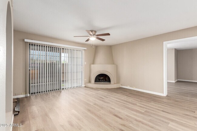10410 N Cave Creek Rd Phoenix, AZ 85020 photo 5