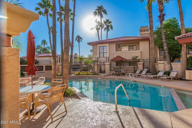 10410 N Cave Creek Rd Phoenix, AZ 85020 photo 2