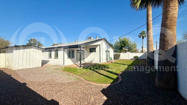 1725 East Catalina Drive, Phoenix, AZ 85016 photo 2