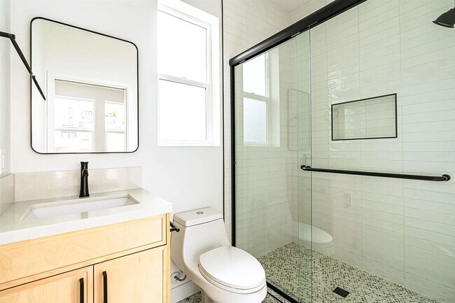2945 B St San Diego, CA 92102 photo 4